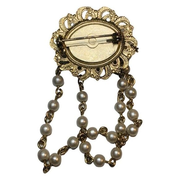 Victorian Style White Faux Pearl Station Dangle Chain Gold Tone Brooch Pin 2” - Picture 4 of 5
